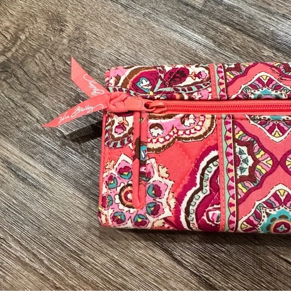 Vera Bradley Trifold multi patterned billfold - Picture 2 of 8